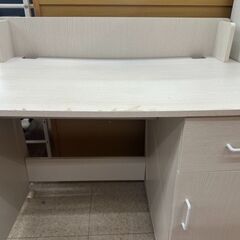 ★リユースのサカイ高崎店★TJ12449  学習机 アイボリー H73×D57×W95 クリーニング済みの画像