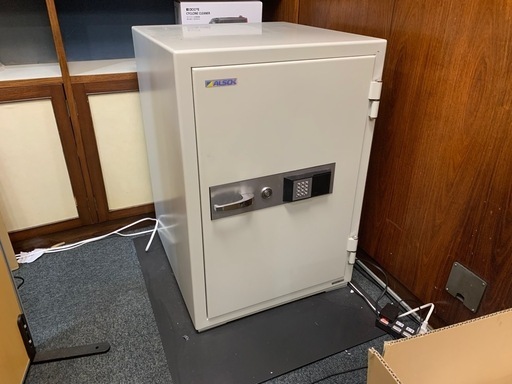 【引取り限定】アルソック金庫　新橋駅前