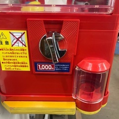 1000円ガチャガチャ　台付　おもちゃの画像