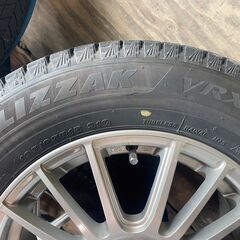 現行モデル VRX3‼️195/65R15トヨタ純正平座ナット対応‼️東北6県対応‼️超爆安‼️バリ溝‼️①国産タイヤ ブリジストン製 VRX3❗ 195/65R15 アルミ付き 国産 タイヤ !!　冬　タイヤ プリウスなどの画像