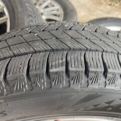 現行モデル VRX3‼️195/65R15トヨタ純正平座ナット対応‼️東北6県対応‼️超爆安‼️バリ溝‼️①国産タイヤ ブリジストン製 VRX3❗ 195/65R15 アルミ付き 国産 タイヤ !!　冬　タイヤ プリウスなどの画像