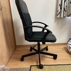 【組み立て済み】IKEA RENBERGET レンベルゲットの画像