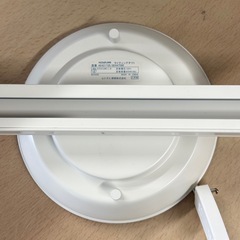 【超美品‼️】総額39,468円♪ コイズミ 2021年製 LEDライティングダクト レールライト リモコン付き 調光＆調色機能 シーリング 照明器具 ホワイト♪ の画像