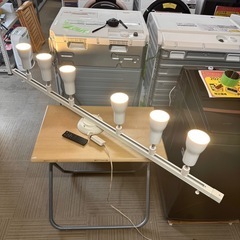 【超美品‼️】総額39,468円♪ コイズミ 2021年製 LEDライティングダクト レールライト リモコン付き 調光＆調色機能 シーリング 照明器具 ホワイト♪ の画像