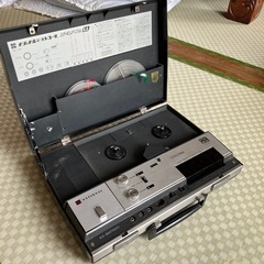 アンティークなテープレコーダーの画像