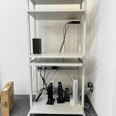 平日8/15まで オフィス家具（パソコンデスク2個、袖机、パーテション2枚、椅子）、キャンプデスク、無電源装置の画像
