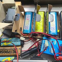 RCのバッテリーと機器の画像
