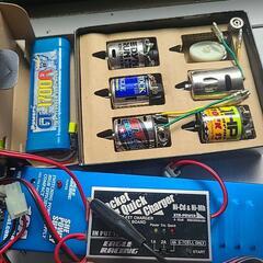 RCのバッテリーと機器の画像