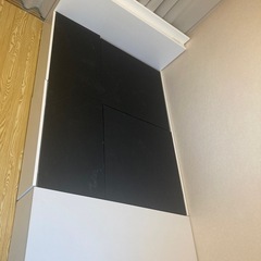 シモンズベットマットとベットフレームの画像