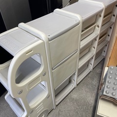 おもちゃ収納棚　チャイルドファニチャーの画像