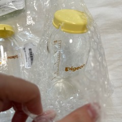 ピジョン母乳実感直付け哺乳瓶200ml×2本などの画像