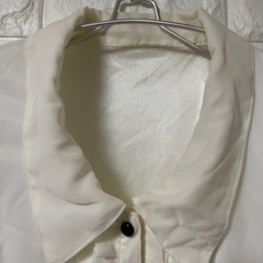 CHU XXX ホワイト フリル付き 長袖シャツ ブラウス 透け感 Mサイズの画像