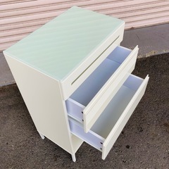チェスト　ホワイト家具　タンス　ガラス天板　引き出し2段　収納棚の画像