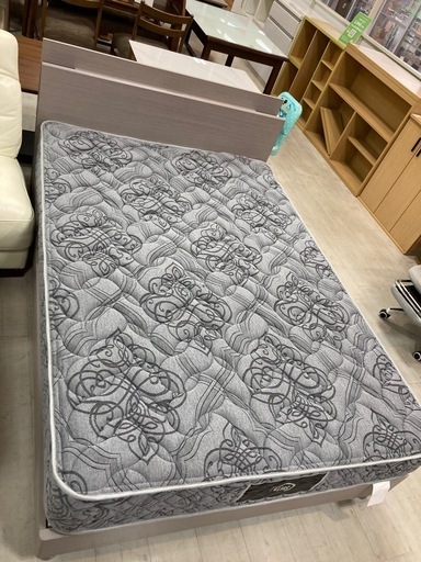 取りに来れる方限定！Serta（サータ）のダブルベッドです！