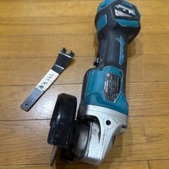 マキタ充電グラインダGA418D
(中古､完動- 確認済み )　本体のみの画像