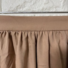 INGNI ベージュ フレアスカート ゴム入り Mサイズ　アシンメトリースカートの画像