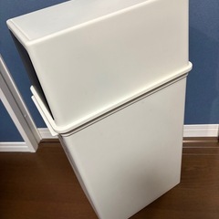 家庭用ゴミ箱の画像