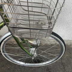 8J４ホームサイクル２6サイズ　オートライト付き　後タイヤ、カギ　が新品です。★自転車専門店の中古車です★　【消費税込み・防犯登録６００円込みの画像
