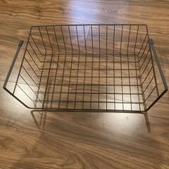 ダイソー　吊戸棚用バスケットの画像