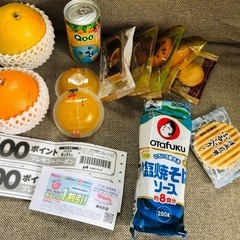 【12日まで】テーブルにもなるソファと食品などのセットの画像