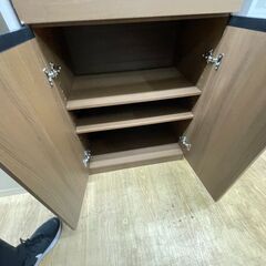 ★リユースのサカイ幸手店★ジモティ割あり★  食器棚 こげ茶 W60×D40×H178 クリーニング済み SJ10044の画像