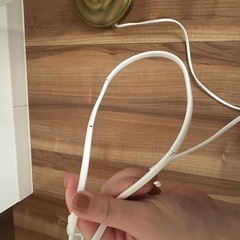 IKEA ÅRSTID（オースティード）テーブルランプの画像