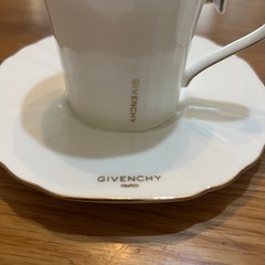 GIVENCHYコーヒーカップの画像