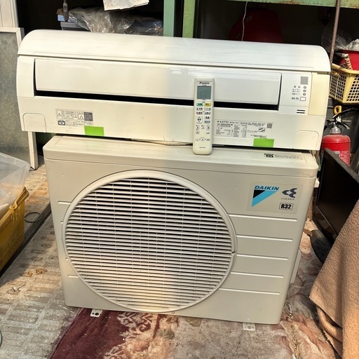 ダイキン冷暖房エアコン　6畳〜 2018 お話し中