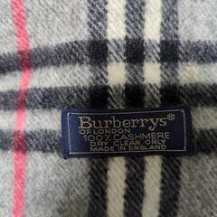 Burberryマフラーの画像
