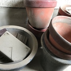 早い者勝ち！ 何個でもok！  まとめ売り 植木鉢 ハチ サイズバラバラ 陶器 ガーデニング  の画像