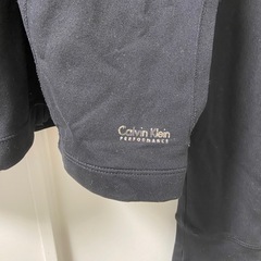 カルバンクラインパーカーの画像