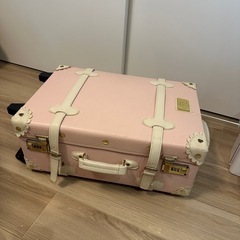 リズリサトランクケース　の画像