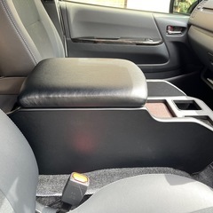 ハイエース　センターコンソール　ボックス　標準ボディー用　の画像