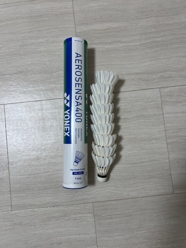 バドミントンヨネックス中古シャトルエアロセンサー400.500 値下げしました！ YONEX ヨネックス バドミントンシャトル エアロセンサ700 4番 AS