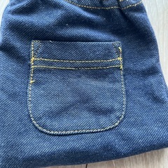 ノースリーブ肌着？、ズボンの画像