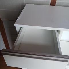 ニトリ食器棚の画像