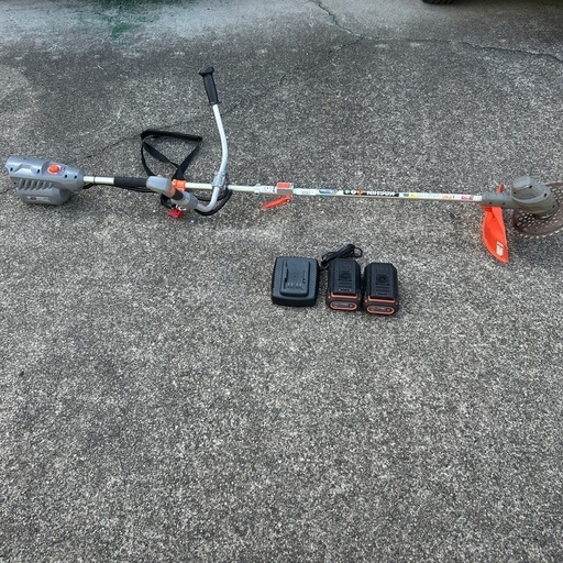 工進充電式草刈機とバッテリー、充電器