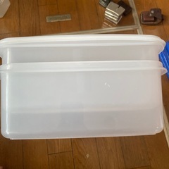 大きめタッパー2つセット蓋付きの画像