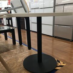 丸テーブル　ＧＲＥＳ　円形　ホワイト　使用感有の画像