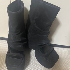 EMODAのカバーバルキーサンダルの画像
