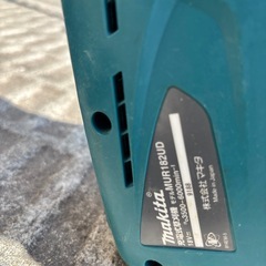 ジャンク品　
マキタ草刈り機　18Vバッテリーの画像