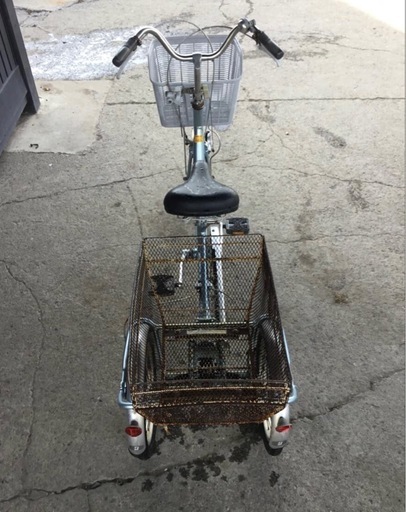 A-44 △ v 岐阜発/ ブリジストン/ WAGON/ 大人用三輪自転車/ スイングあり/ 変速なし/ 走行確認/ Rカゴサビあり/ 現状品/ R7.5/28 △