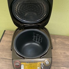 $ IH炊飯ジャー ZOJIRUSHI 象印　5.5合炊き　NP-VZ10　2018年製　動作確認済みの画像