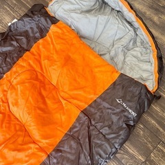 【中古品】MERMONT 封筒型寝袋 ブラック/オレンジ -12℃〜8°C キャンプ アウトドア用品 防災グッズの画像