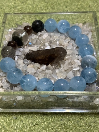 天然アクアマリンガネーシュヒマール産クローライト&アクチノライトインブレスレット 天然アクアマリンガネーシュヒマール産クローライト&アクチノライト