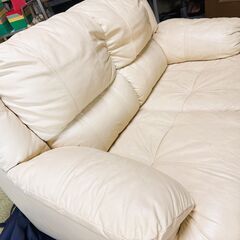 ２人掛けソファ　ライトベージュ　(無料・お譲りします)　定価：約60,000円の画像