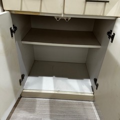 食器棚の画像