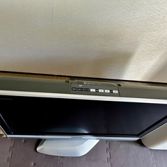 テレビと空気清浄機2個の画像