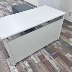 オフィスデスク　キャビネット付き３台あり。の画像