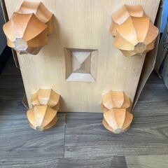 【中古】木製将棋盤 駒付き へそあり 脚付きの画像